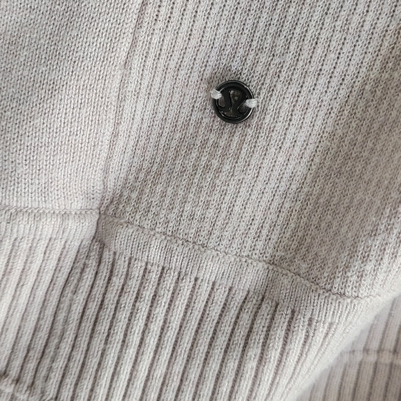 Lululemon Transformation Wrap Size 8 - Picture 11 of 14